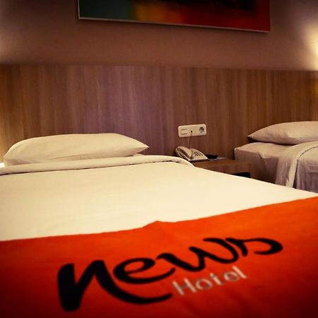 News Hotel Waru Sidoarjo Eksteriør billede