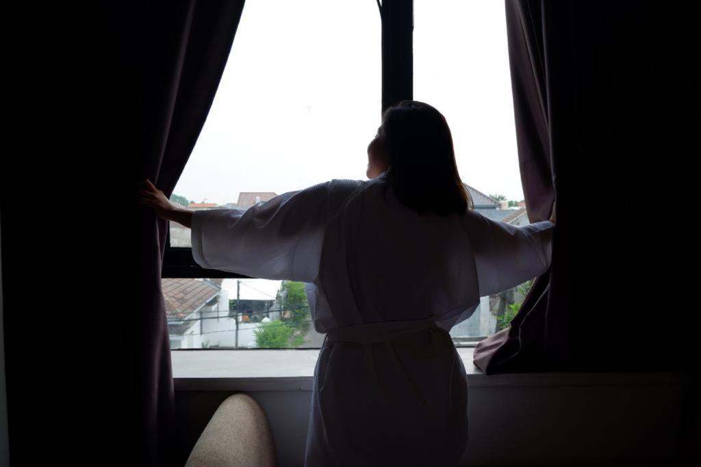 News Hotel Waru Sidoarjo Eksteriør billede