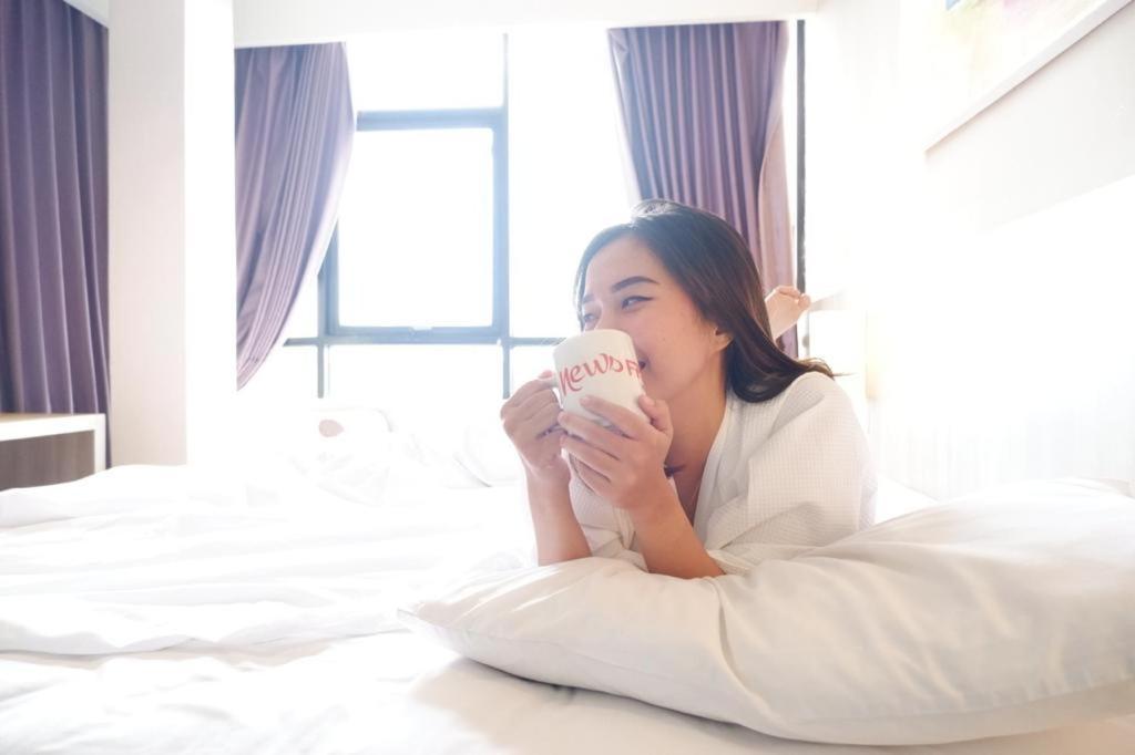News Hotel Waru Sidoarjo Eksteriør billede
