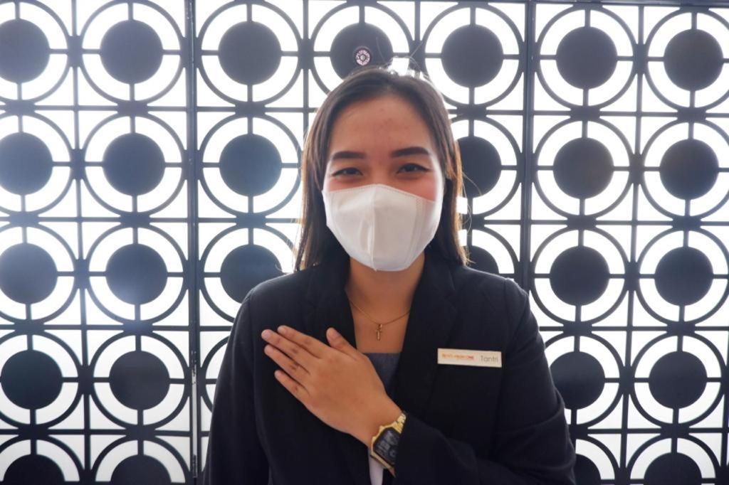 News Hotel Waru Sidoarjo Eksteriør billede