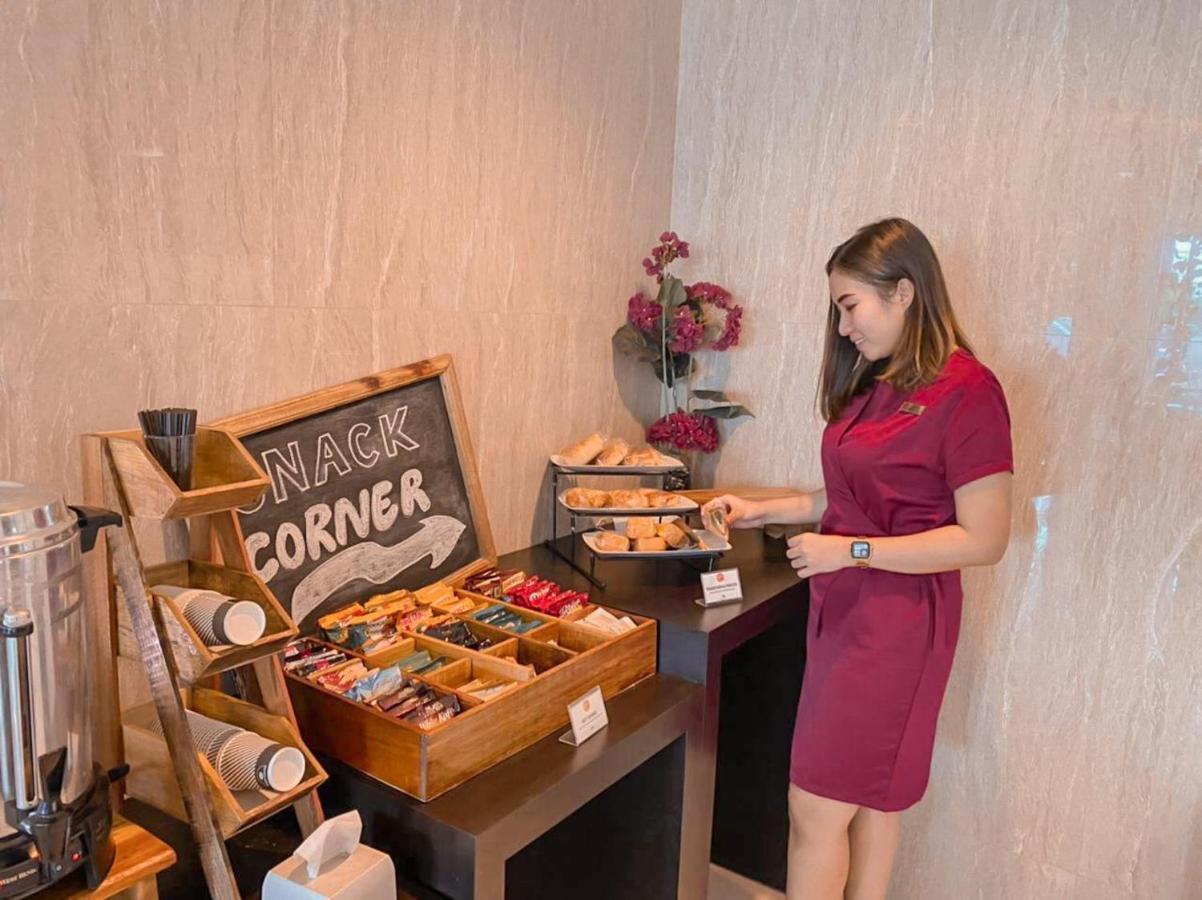 News Hotel Waru Sidoarjo Eksteriør billede