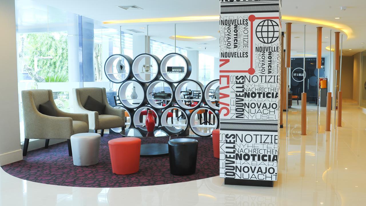News Hotel Waru Sidoarjo Eksteriør billede