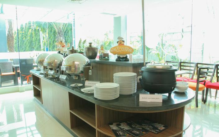 News Hotel Waru Sidoarjo Eksteriør billede