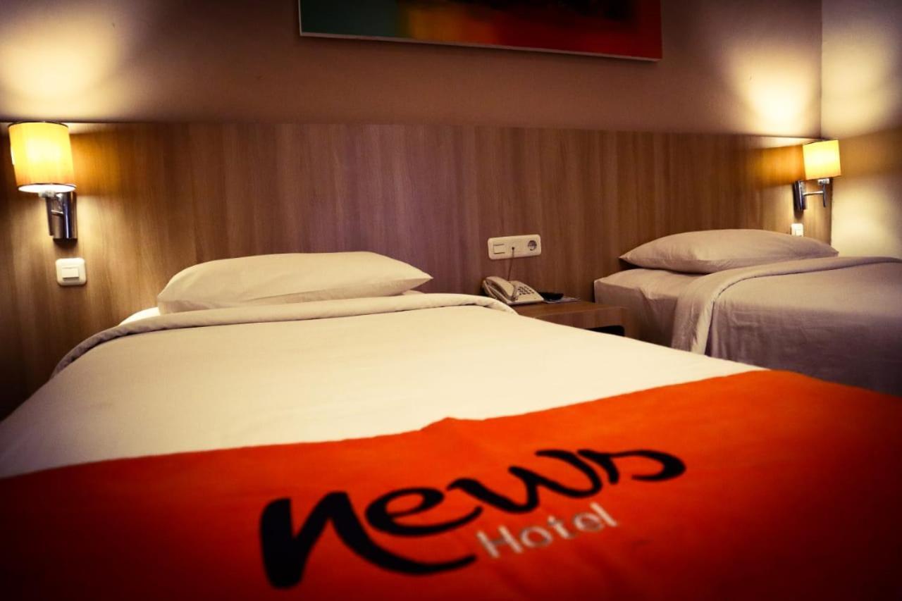News Hotel Waru Sidoarjo Eksteriør billede